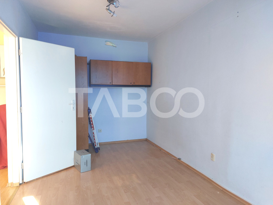 Apartament 50 mpu 2 camere etaj 3 pivnita Piata Noua Cisnadie