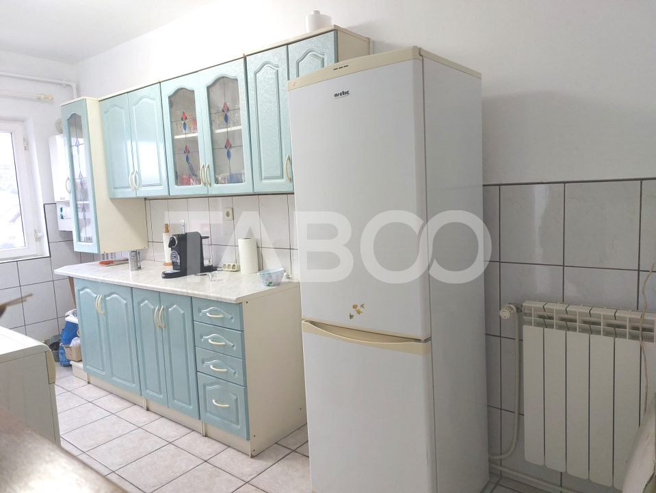 Apartament 50 mpu 2 camere etaj 3 pivnita Piata Noua Cisnadie