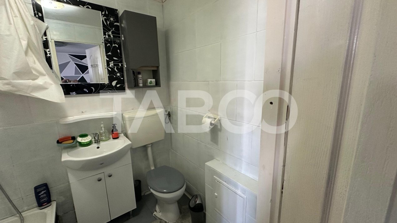 Apartament 51 mpu zona Vasile Aaron Sibiu  mobilat 