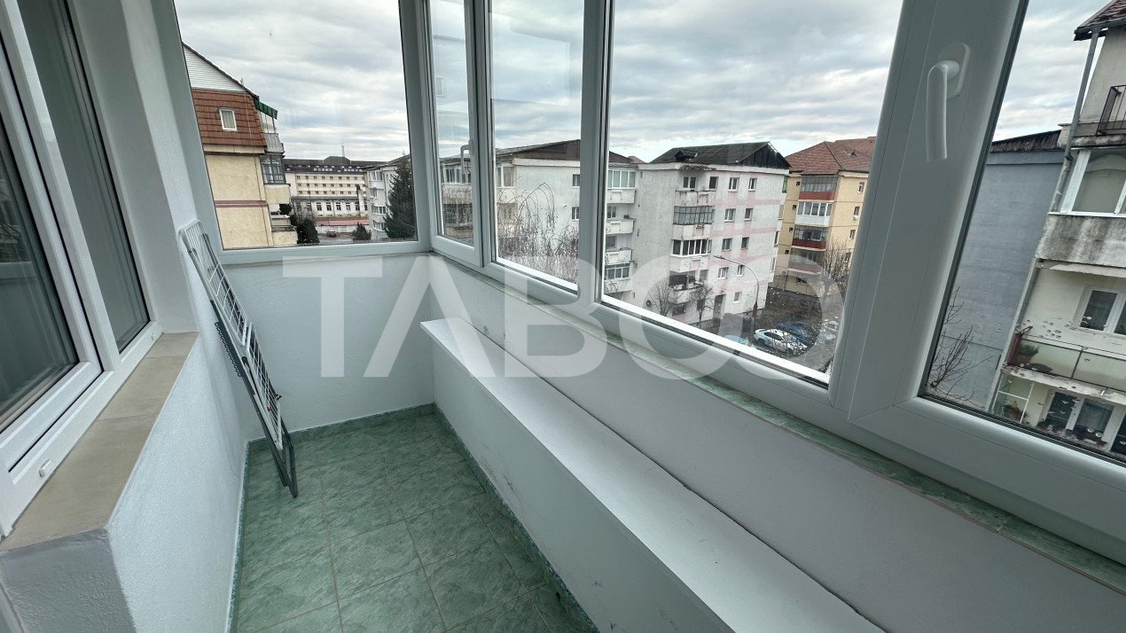 Apartament 55 mpu 2 balcoane de inchiriat decomandat 2 camere 