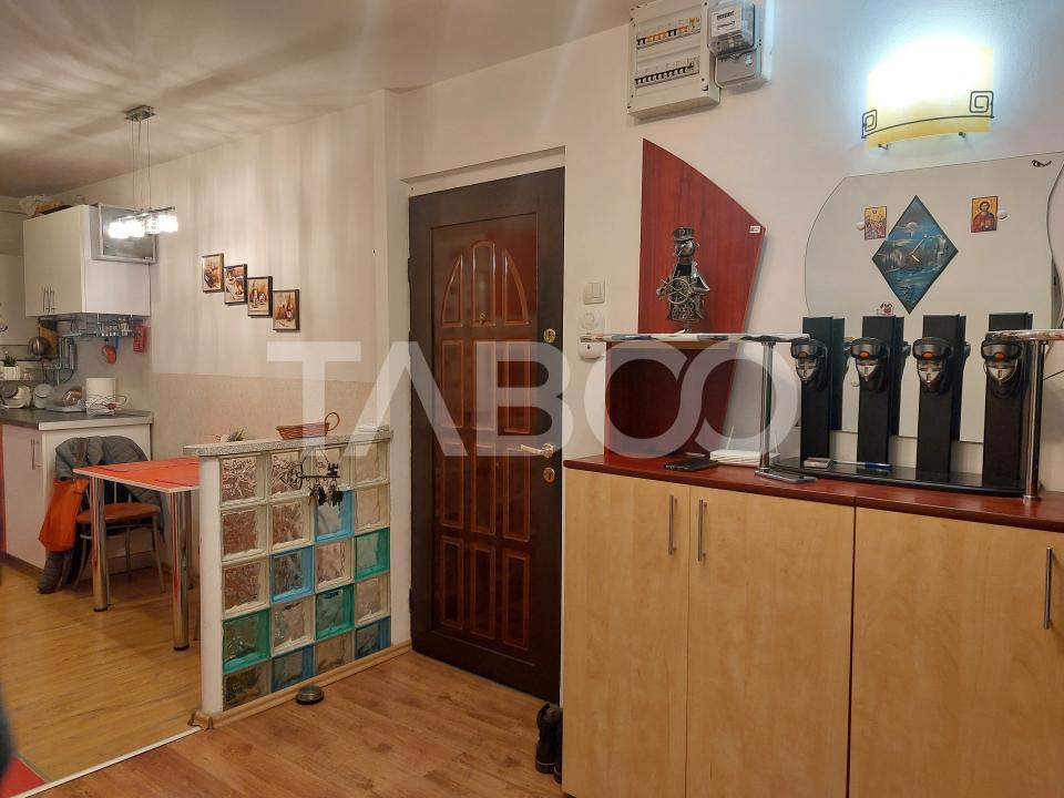 Apartament 55 mpu mobilat utilat 3 camere 2 balcoane pivnita Cisnadie