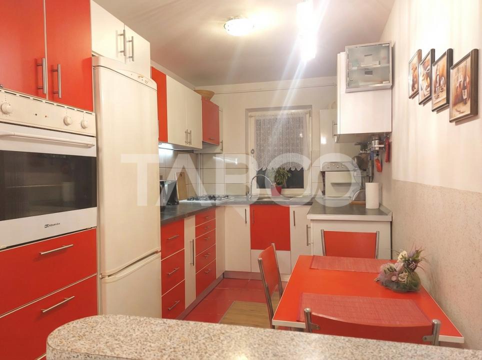 Apartament 55 mpu mobilat utilat 3 camere 2 balcoane pivnita Cisnadie