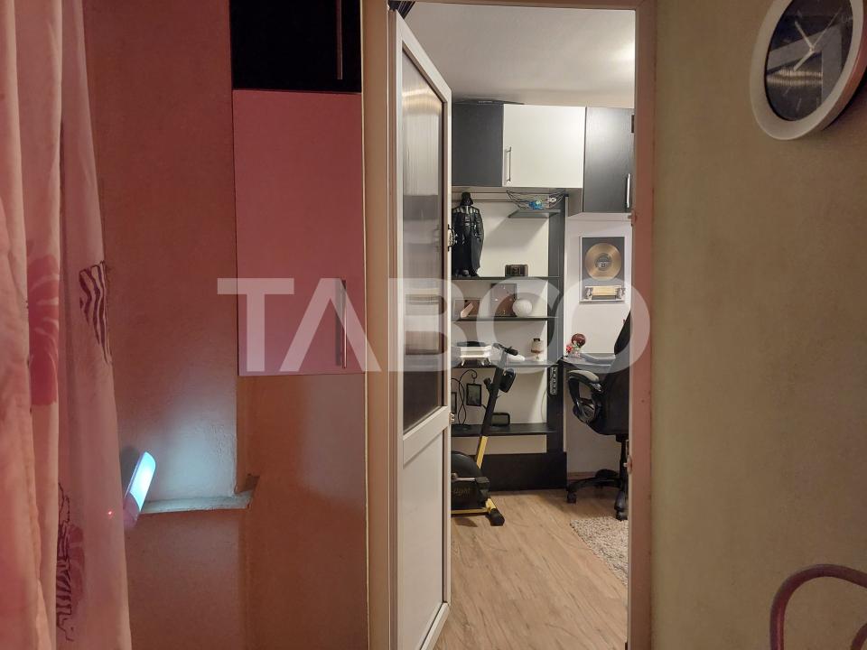 Apartament 55 mpu mobilat utilat 3 camere 2 balcoane pivnita Cisnadie