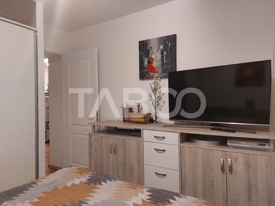 Apartament 55 mpu mobilat utilat 3 camere 2 balcoane pivnita Cisnadie in Cisnadie - Stejarului