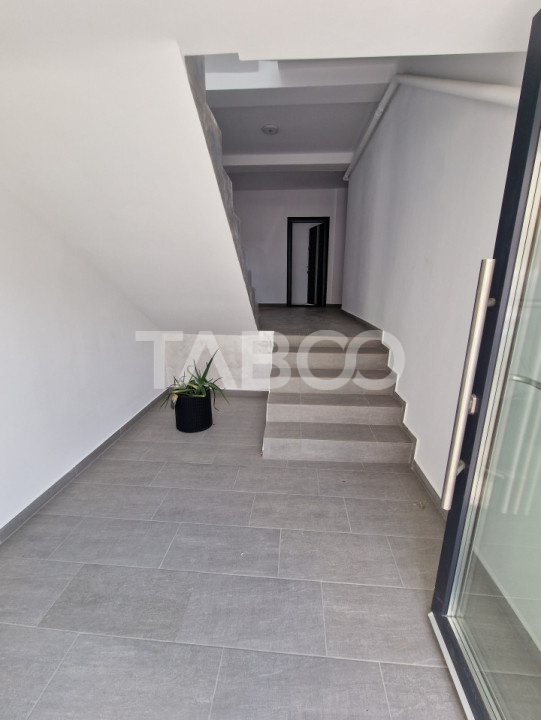 Apartament 60 mpu la CHEIE cu 3 camere balcon 13 mp pe Doamna Stanca