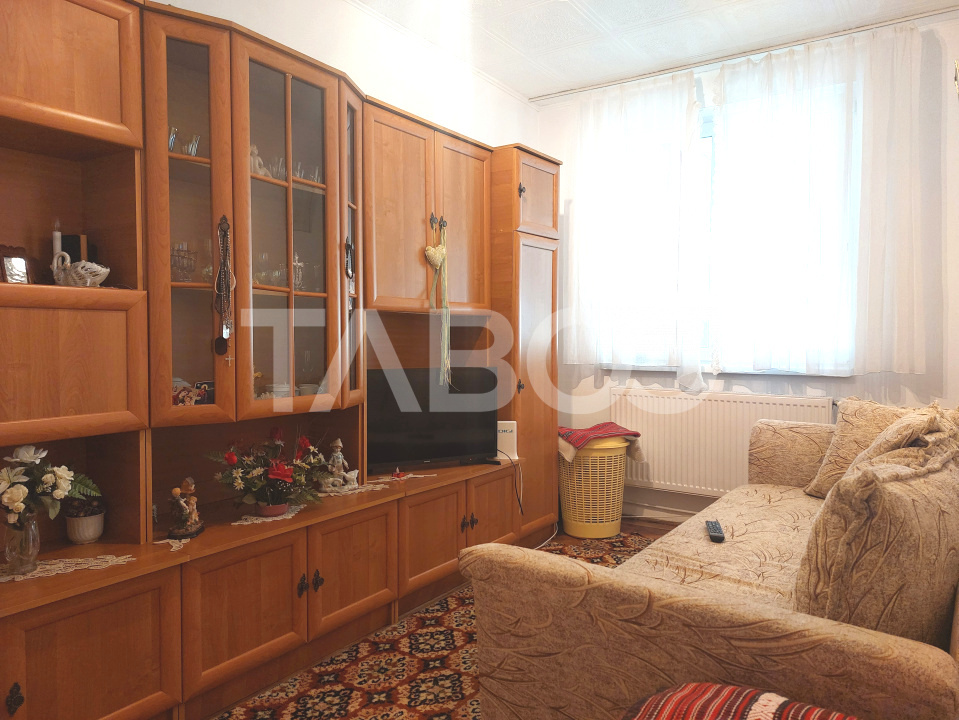 Apartament 62 mp 3 camere etaj 3 balcon pivnita Piata Noua Cisnadie
