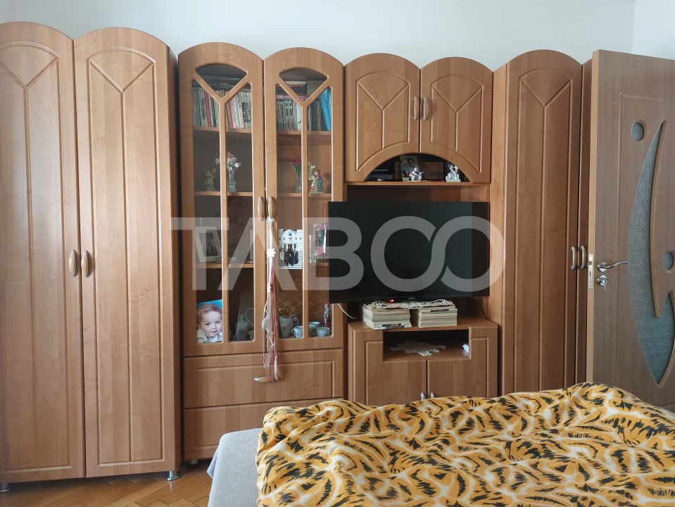 Apartament 62 mp 3 camere etaj 3 balcon pivnita Piata Noua Cisnadie