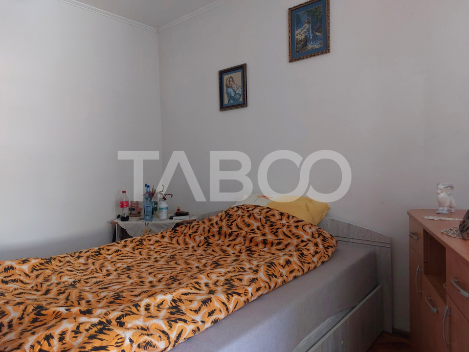 Apartament 62 mp 3 camere etaj 3 balcon pivnita Piata Noua Cisnadie
