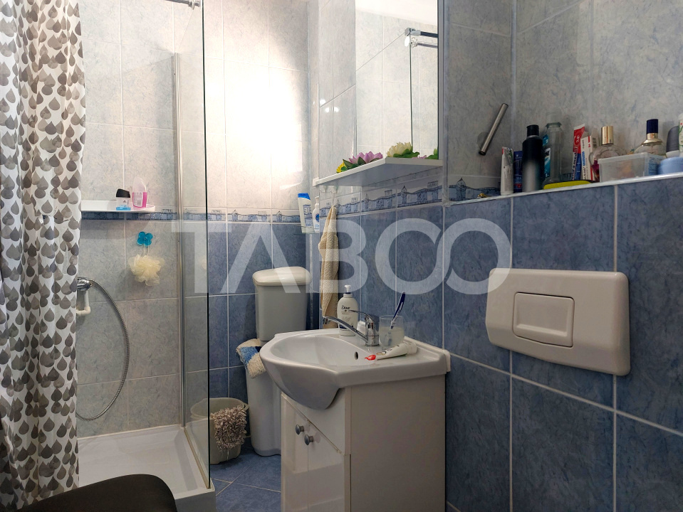 Apartament 62 mp 3 camere etaj 3 balcon pivnita Piata Noua Cisnadie