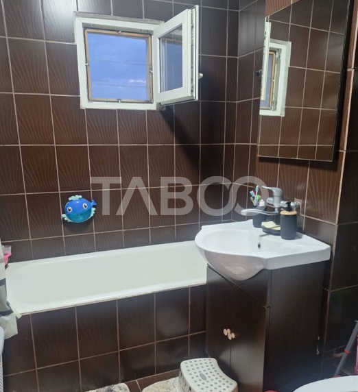 Apartament 65 mp 3 camere decomandate balcon Pet Friendly Valea Aurie