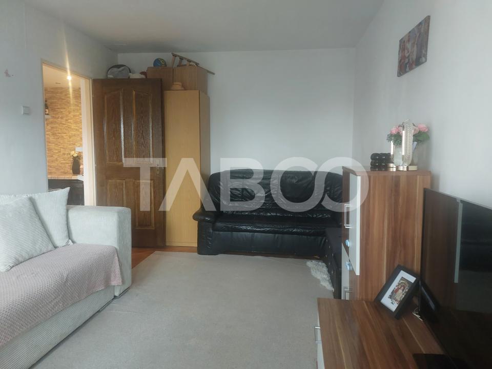 Apartament 65 mp 3 camere decomandate balcon Pet Friendly Valea Aurie