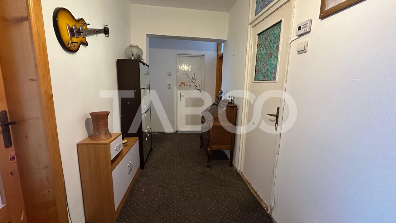 Apartament 65 mpu  pivnita 2 bai 3 camere balcon zona Turnisor Sibiu