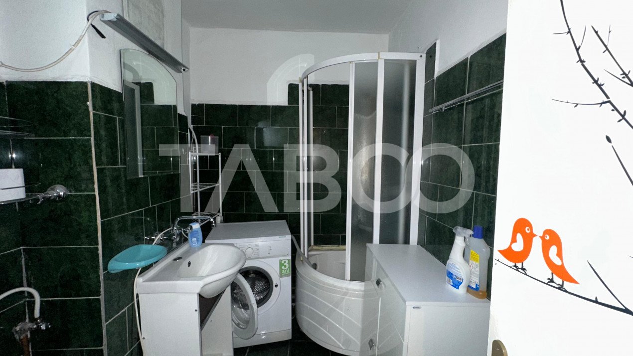 Apartament 65 mpu  pivnita 2 bai 3 camere balcon zona Turnisor Sibiu