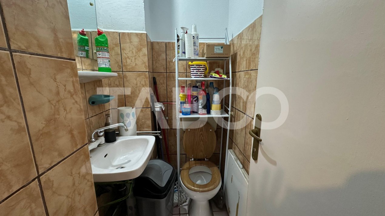 Apartament 65 mpu  pivnita 2 bai 3 camere balcon zona Turnisor Sibiu