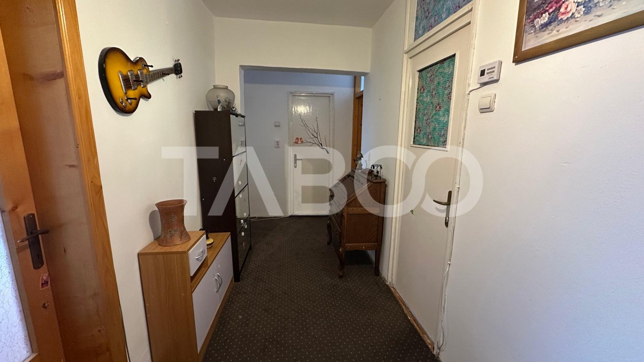 Apartament 65 mpu  pivnita 2 bai 3 camere balcon zona Turnisor Sibiu
