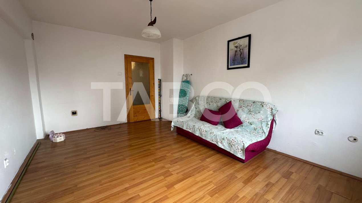 Apartament 65 mpu  pivnita 2 bai 3 camere balcon zona Turnisor Sibiu
