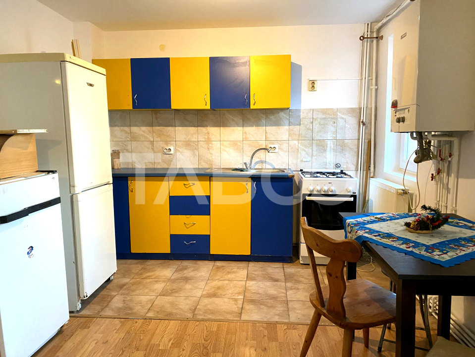 Apartament 66 mp 3 camere si balcon zona Vasile Aaron