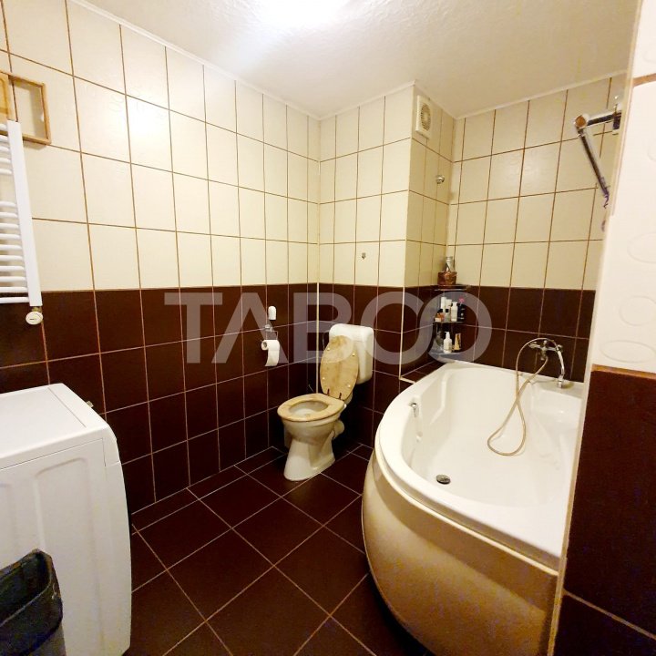 Apartament 70 mp cu 3 camere decomandate in zona Rahovei