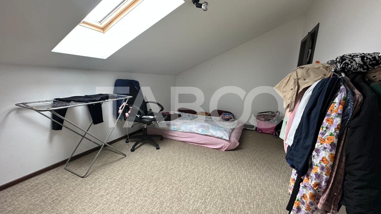 Apartament 70 mpu 3 camere pod privat parcare zona Turnisor Sibiu
