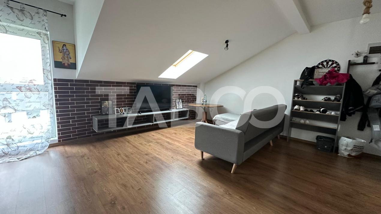 Apartament 70 mpu 3 camere pod privat parcare zona Turnisor Sibiu