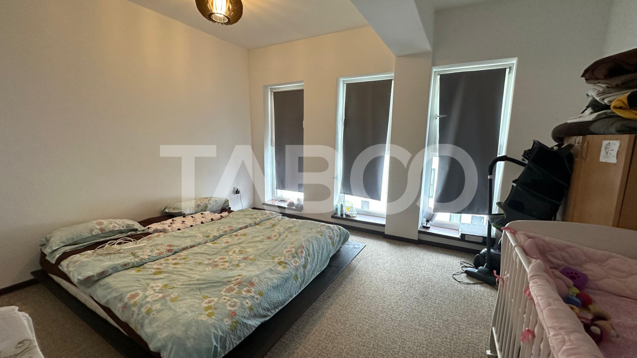 Apartament 70 mpu 3 camere pod privat parcare zona Turnisor Sibiu