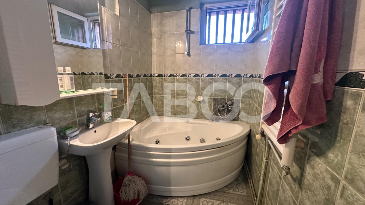 Apartament 72 mpu 3 camere 2 balcoane etaj intermediar Terezian Sibiu