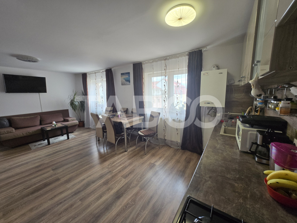 Apartament 78mp decomandat 3 camere de vanzare zona Vasile Aaron Sibiu in Sibiu - Semaforului