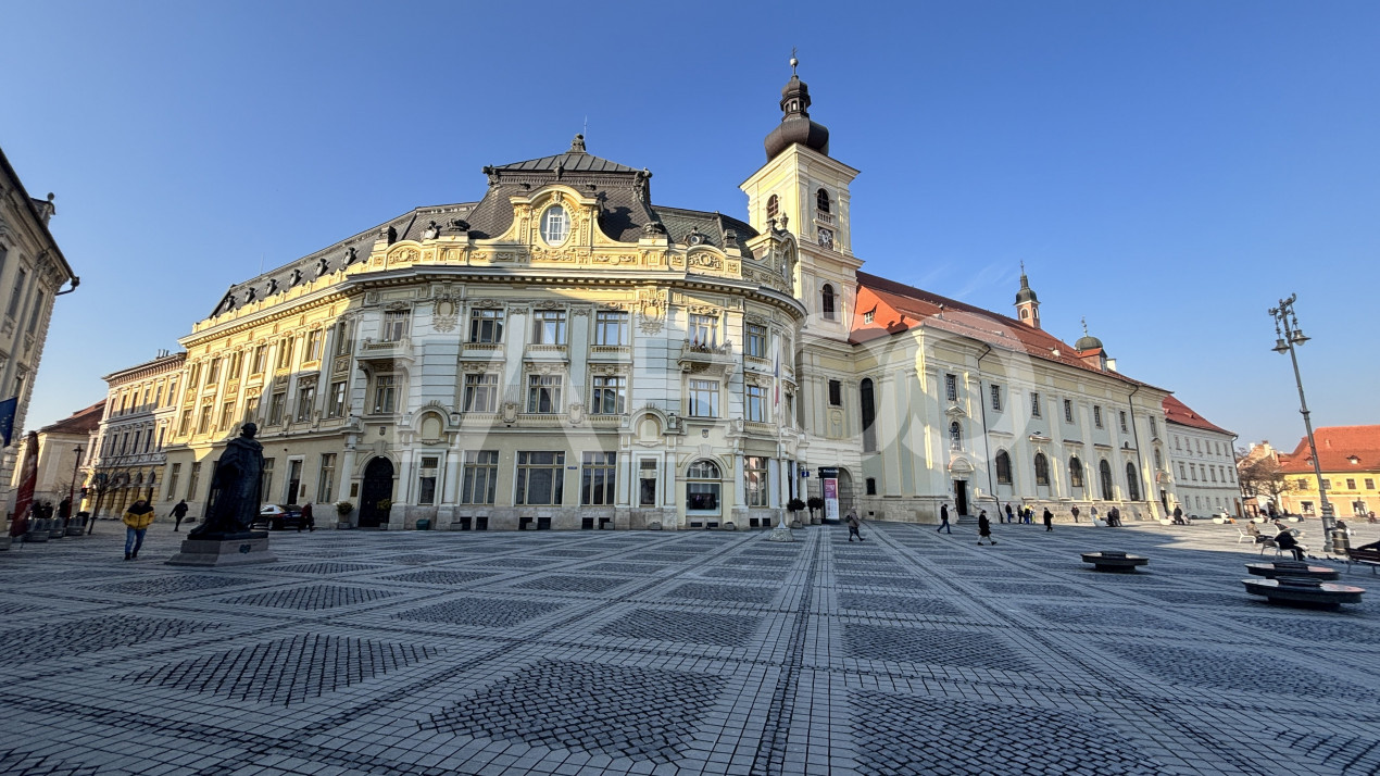 Apartament 85mp  2 camere+ boxa CENTRUL ISTORIC SIBIU 