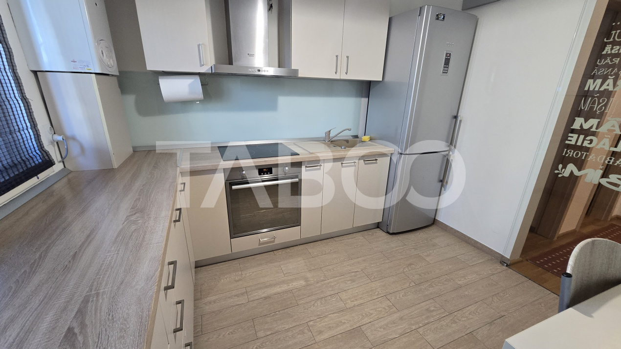 Apartament cochet de vanzare 3 camere 80mp 2 bai balcon zona Centrala