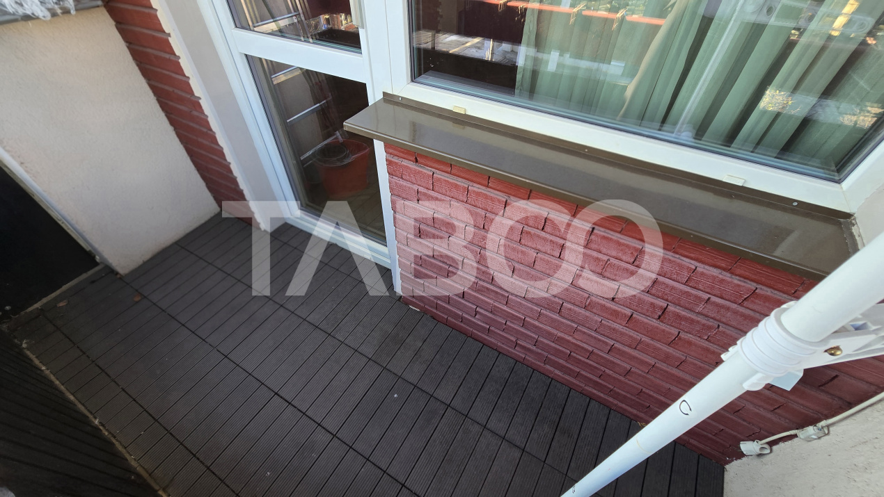 Apartament cochet de vanzare 3 camere 80mp 2 bai balcon zona Centrala