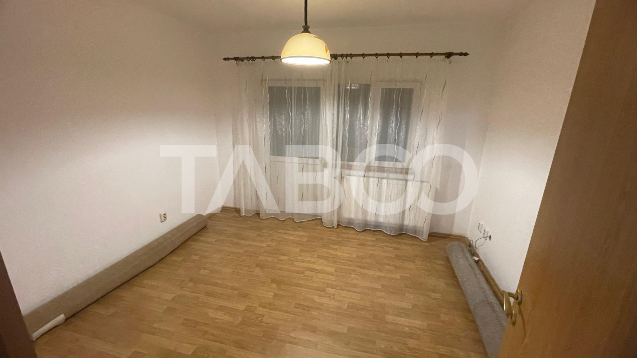 Apartament cochet in Tilisca garaj boxa langa Parc Belvedere