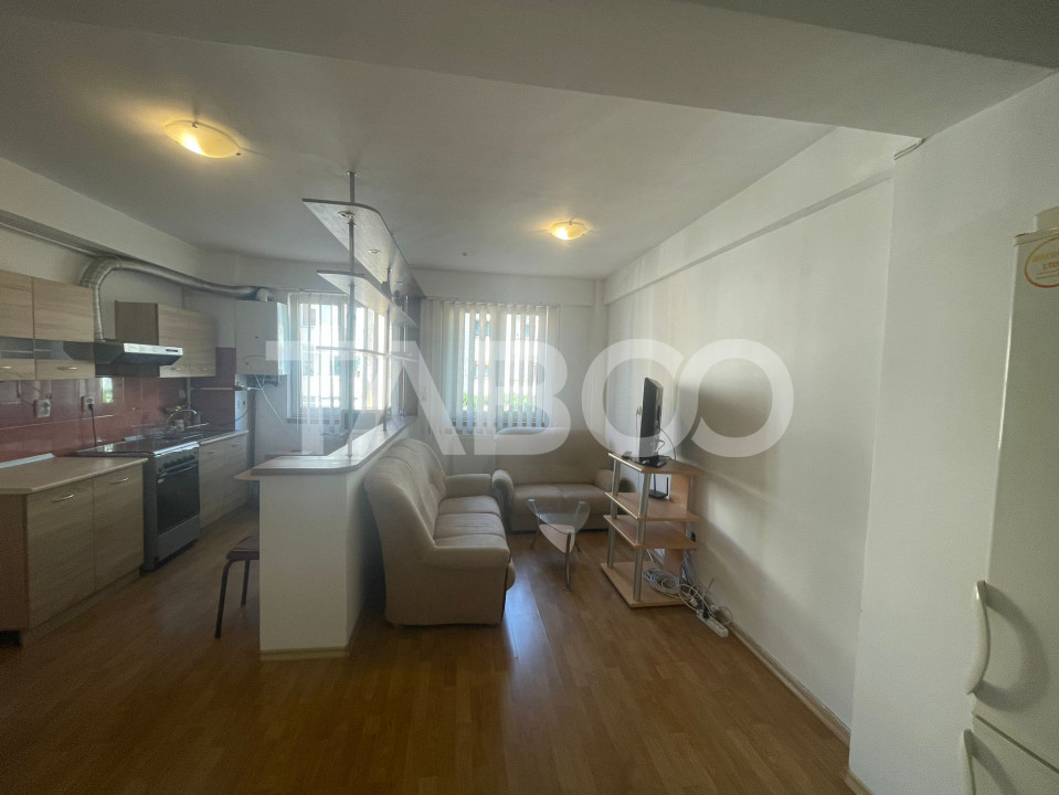 Apartament complet mobilat utilat 2 camere garaj Central
