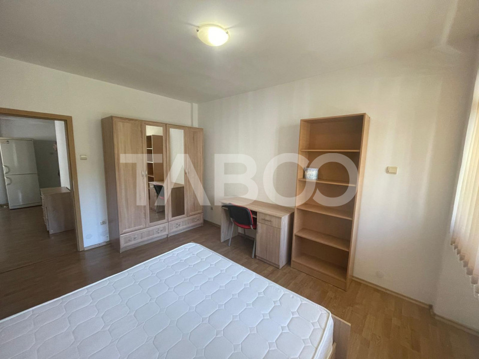 Apartament complet mobilat utilat 2 camere garaj Central