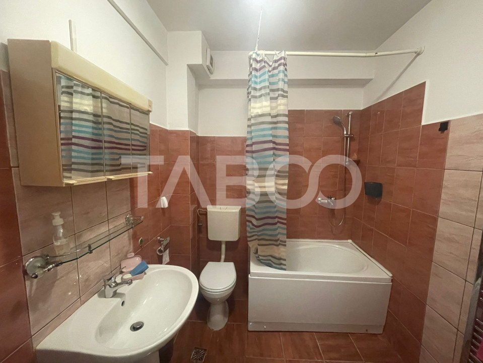 Apartament complet mobilat utilat 2 camere garaj Central