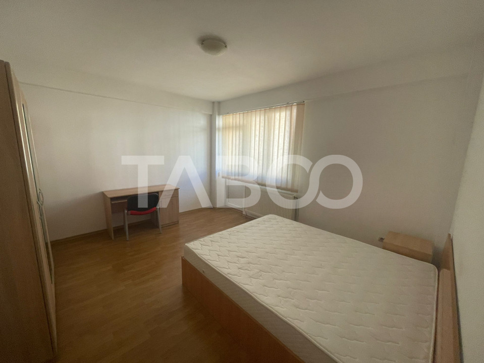 Apartament complet mobilat utilat 2 camere garaj Central