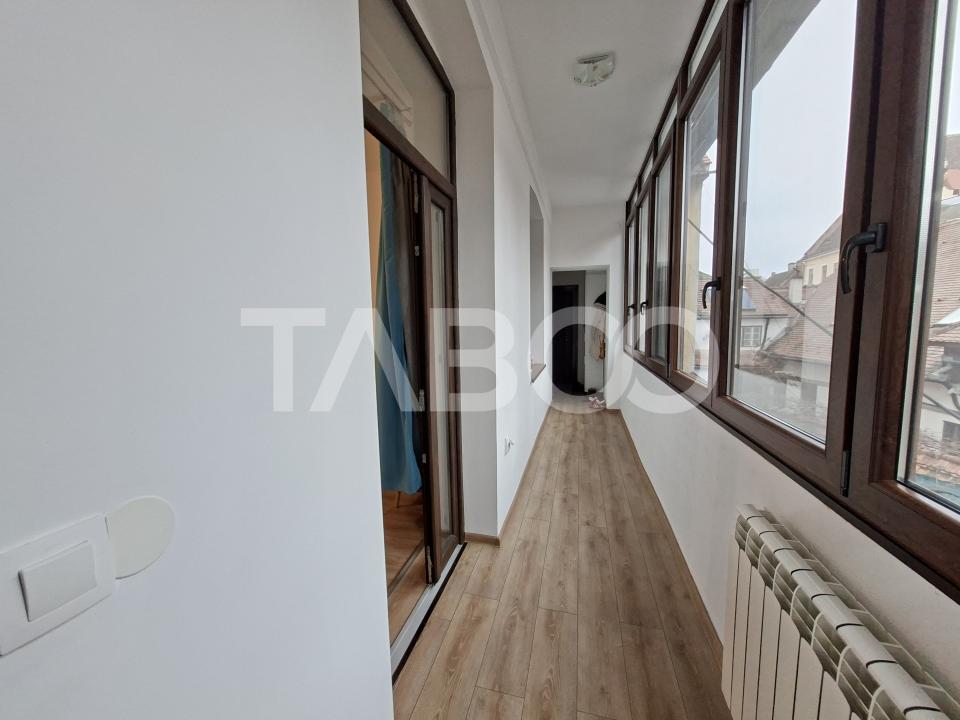 Apartament complet renovat 2 camere garaj acces auto Centru Istoric