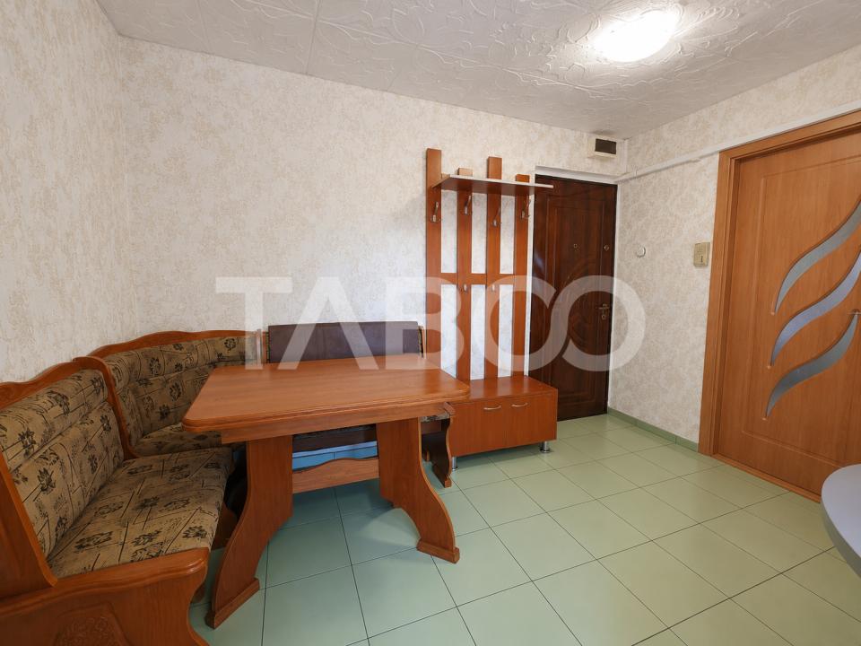 Apartament cu 2 camere balcon  pivnita de vanzare strada Vasile Aaron