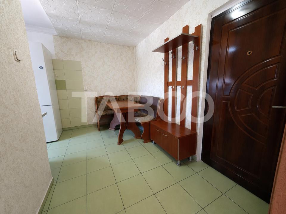 Apartament cu 2 camere balcon  pivnita de vanzare strada Vasile Aaron