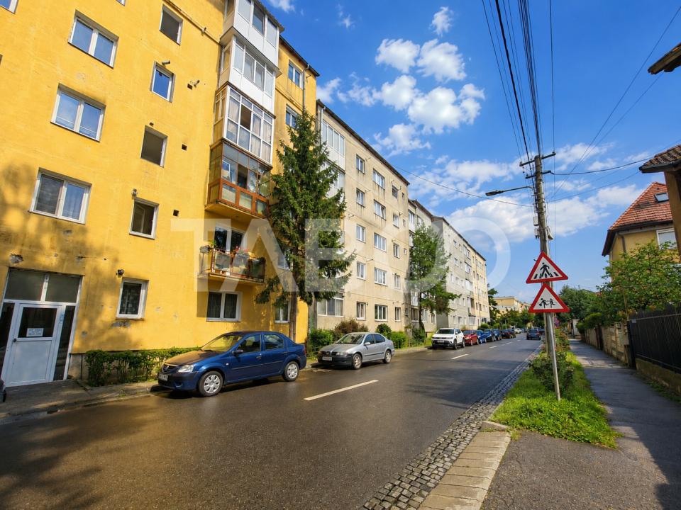 Apartament cu 2 camere balcon  pivnita de vanzare strada Vasile Aaron
