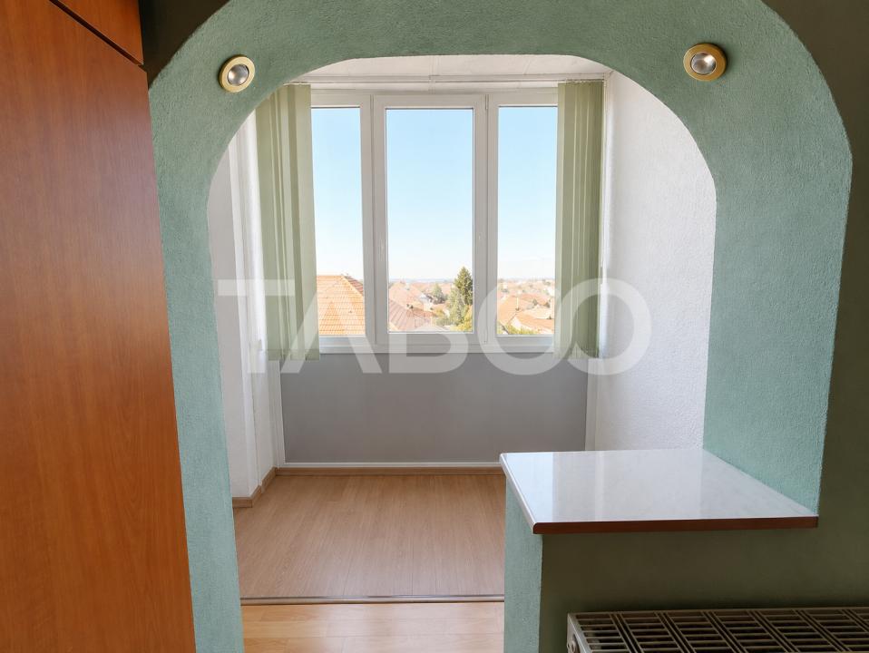 Apartament cu 2 camere balcon  pivnita de vanzare strada Vasile Aaron