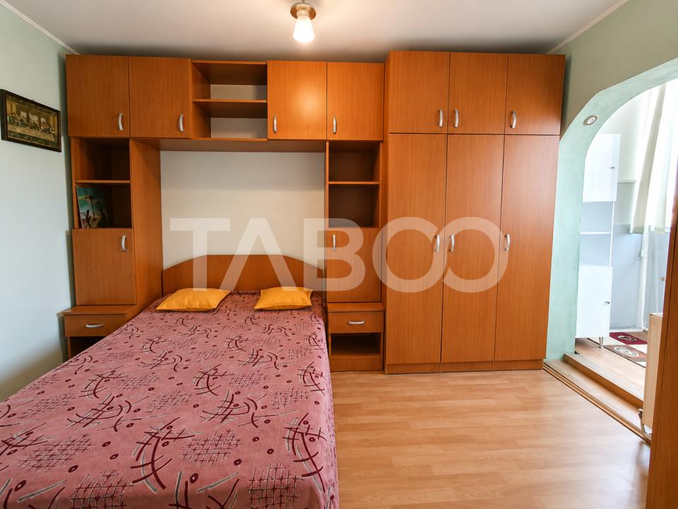 Apartament cu 2 camere balcon  pivnita de vanzare strada Vasile Aaron