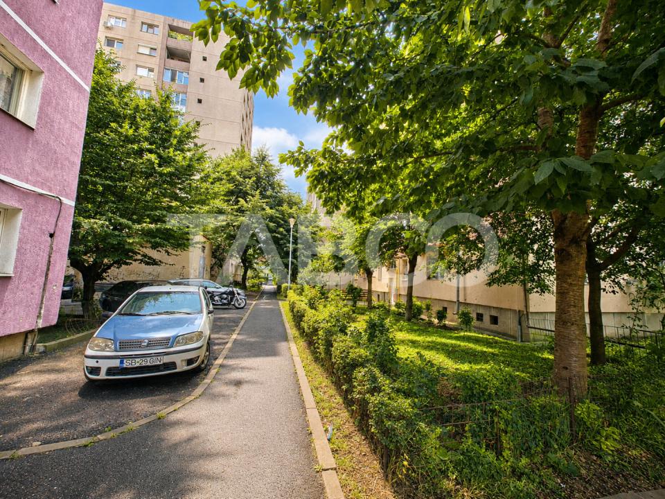 Apartament cu 2 camere balcon  pivnita de vanzare strada Vasile Aaron