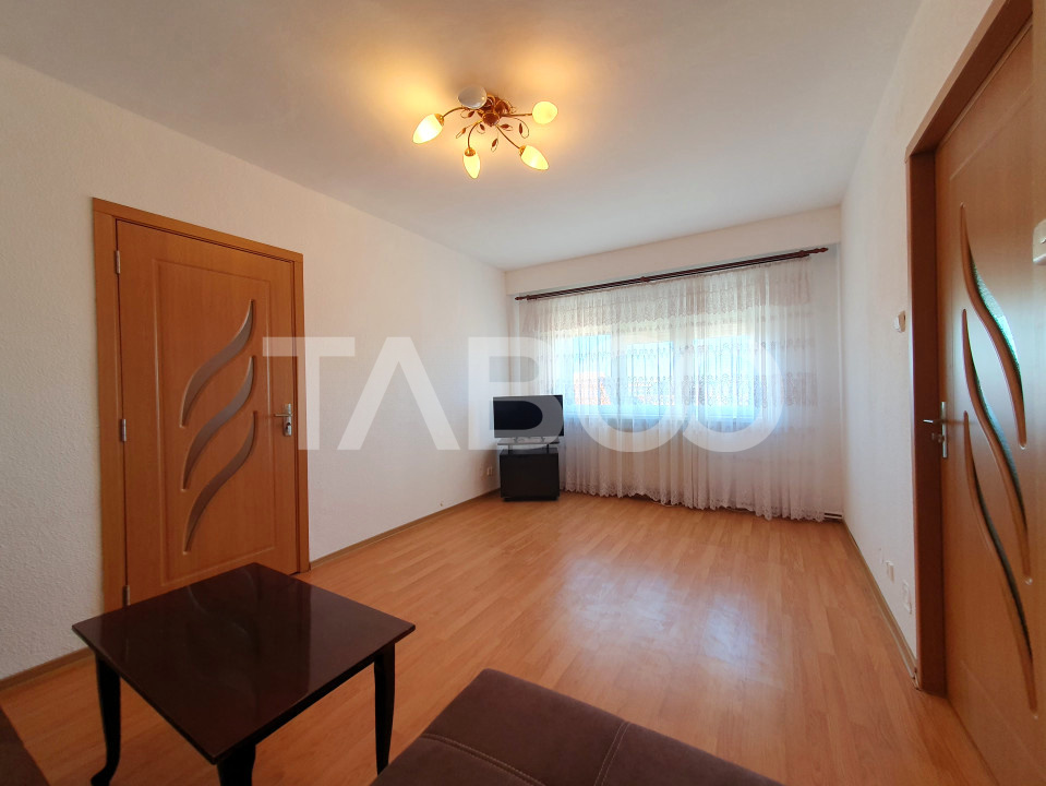 Apartament cu 2 camere balcon si pivnita de vanzare strad Vasile Aaron