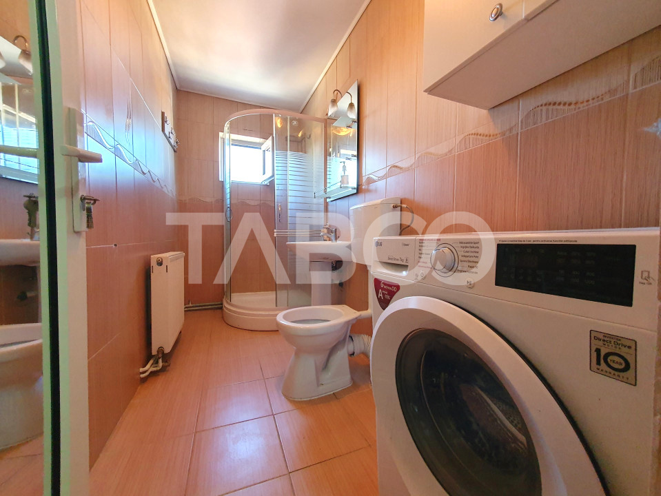 Apartament cu 2 camere balcon si pivnita de vanzare strad Vasile Aaron