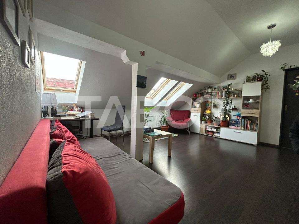 Apartament cu 2 camere de vanzare in bloc cu curte  zona Turnisor 