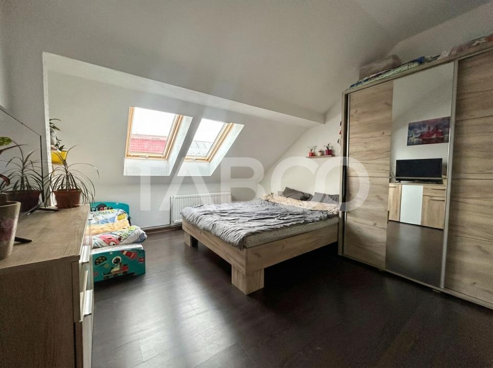 Apartament cu 2 camere de vanzare in bloc cu curte  zona Turnisor 
