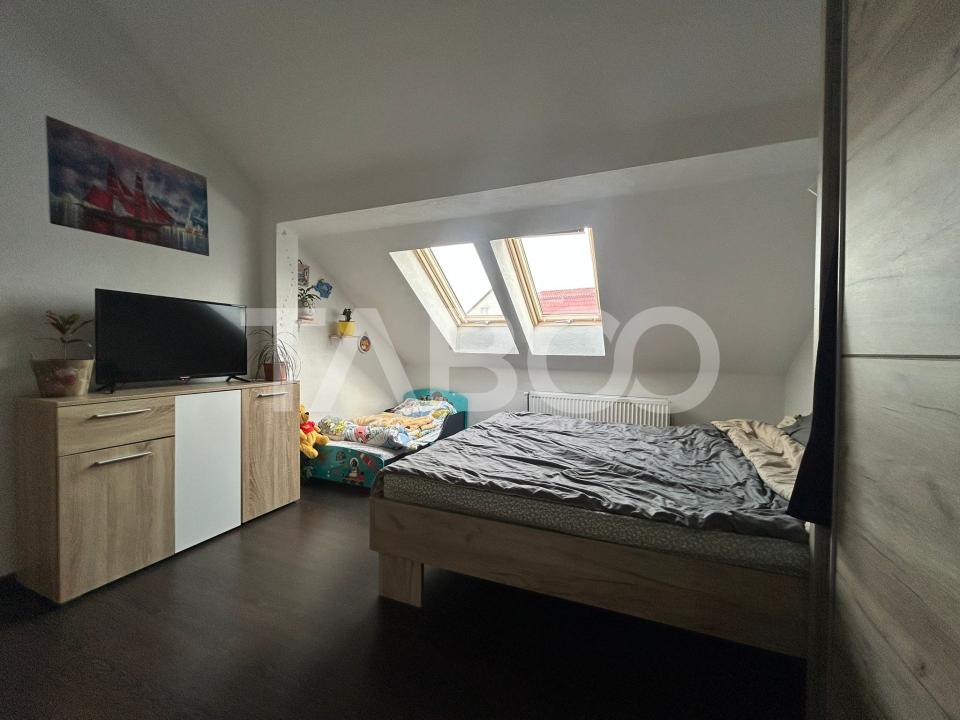 Apartament cu 2 camere de vanzare in bloc cu curte  zona Turnisor 