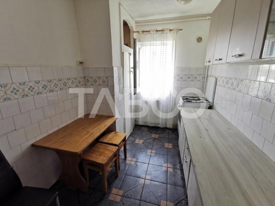 Apartament cu 2 camere decomandate 2 balcoane in zona Valea Aurie 