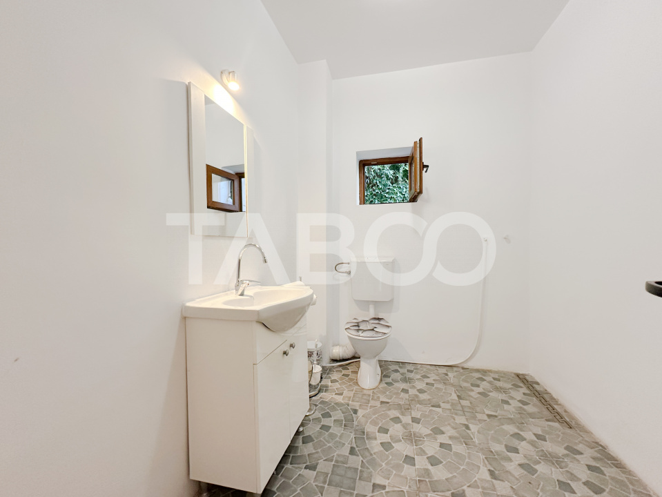 Apartament cu 2 camere decomandate centru langa parcul Sub Arini