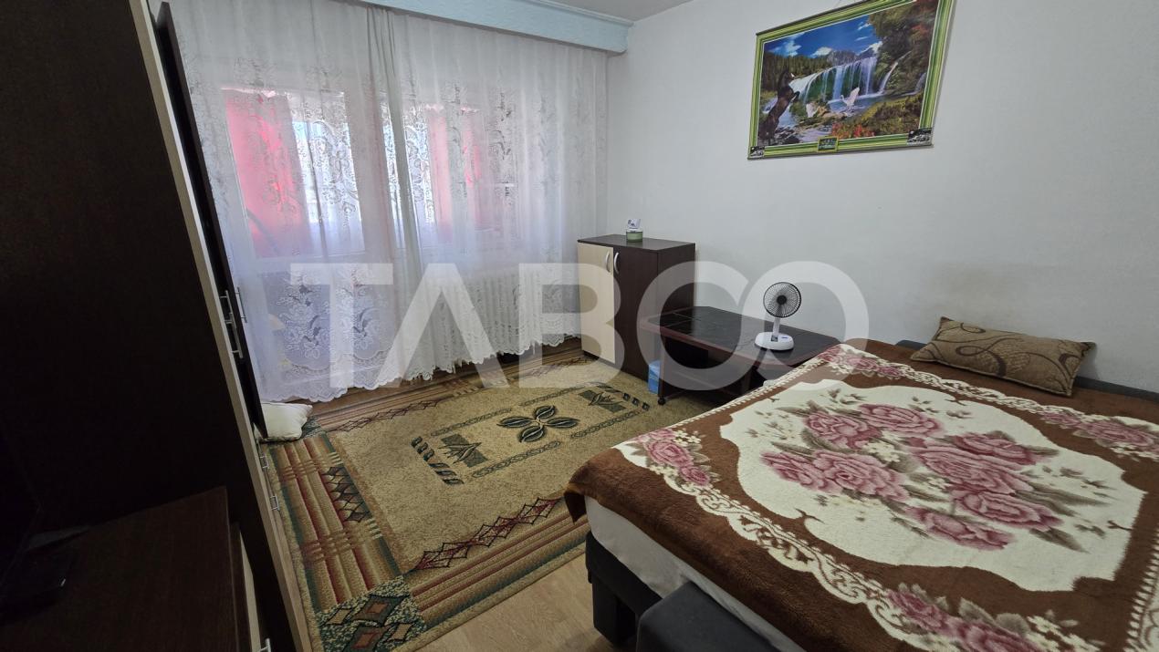 Apartament cu 2 camere decomandate de vanzare in Cartierul Strand I